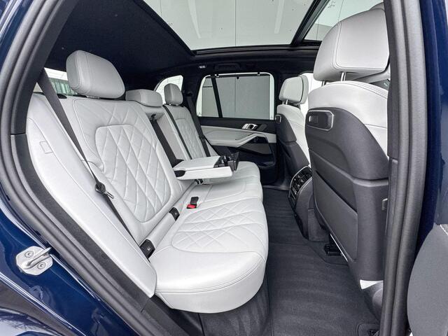 BMW X5 xDrive50e M-Sport / 21inch / Soft Close / Driving Assistant Prof / Glazen schuifdak / Getinte Ramen / Stoelventilatie / Stoelverwarming / Trekhaak