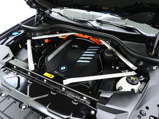 BMW X5 xDrive45e High Executive | Panoramadak | Luchtvering | Trekhaak | Camera | Adaptive Cruise | Carplay