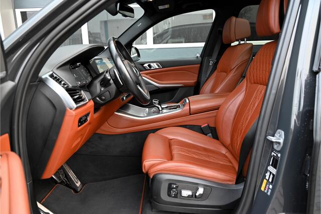 BMW X5 xDrive45e M-SPORT / SKYLOUNGE PANO / INDIVIDUAL / HUD / SOFTCLOSE / LASER / 4WIELSTURING / TREKHAAK / DRAVIT / BTW