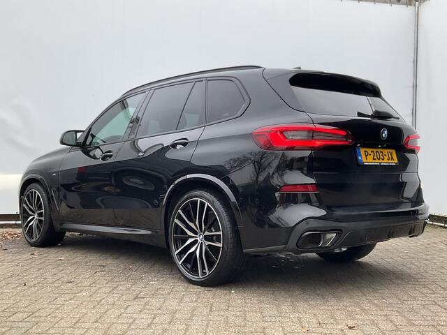 BMW X5 xDrive40i High Executive M-Sport Trekhaak HUD Pano B&W Luchtvering Stoelverw+Ventilatie Leer BOMVOL!