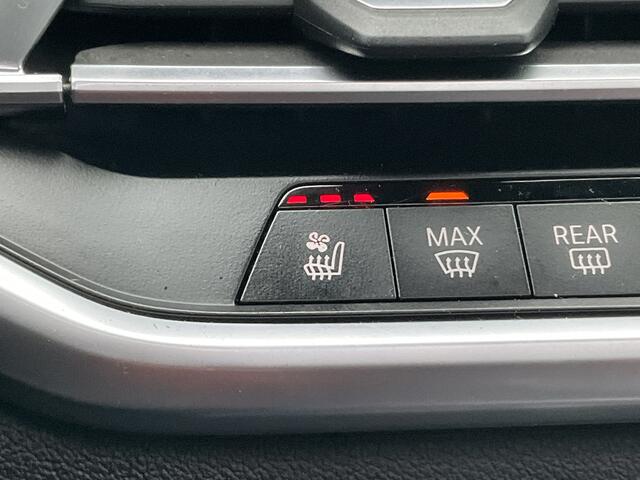 BMW X5 xDrive40i High Executive M-Sport Trekhaak HUD Pano B&W Luchtvering Stoelverw+Ventilatie Leer BOMVOL!