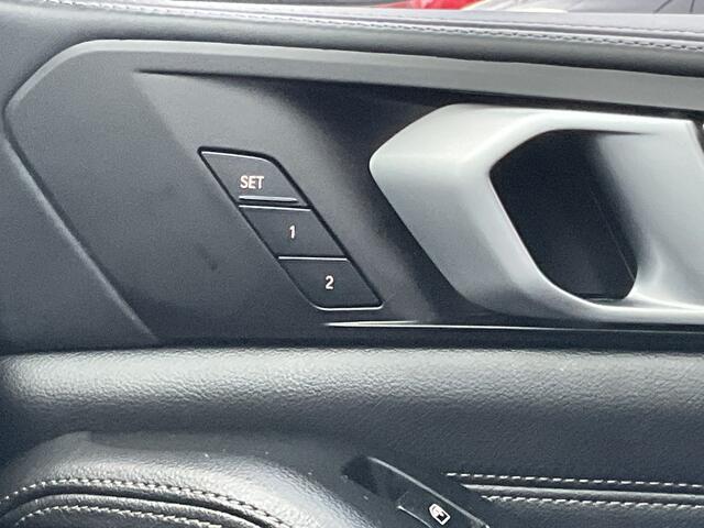 BMW X5 xDrive40i High Executive M-Sport Trekhaak HUD Pano B&W Luchtvering Stoelverw+Ventilatie Leer BOMVOL!