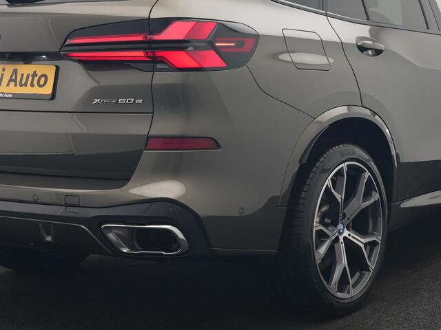 BMW X5 xDrive50e M Sport Plug In Hybrid 490pk Dealer O.H. PHEV | Panodak | Luchtvering | Laser LED | Head Up | Adaptive Cruise | 360 Camera | Lederen Sportstoelen Memory & Ventilatie | Bekerhouders Verwarmd & Gekoeld | Harman & Kardon