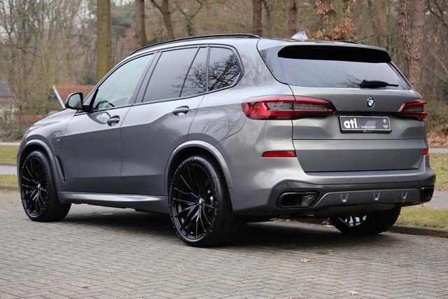 BMW X5 xDrive45e High Executive 22 Inch | Head up I Pano Sky Lounge I Merino Leder | Soft Close | Bowers & Wilkins | Stoelverwarming voor en achter | Stoelventilatie | Comfortstoelen met memory | Elektrische trekhaak | Massage, etc.