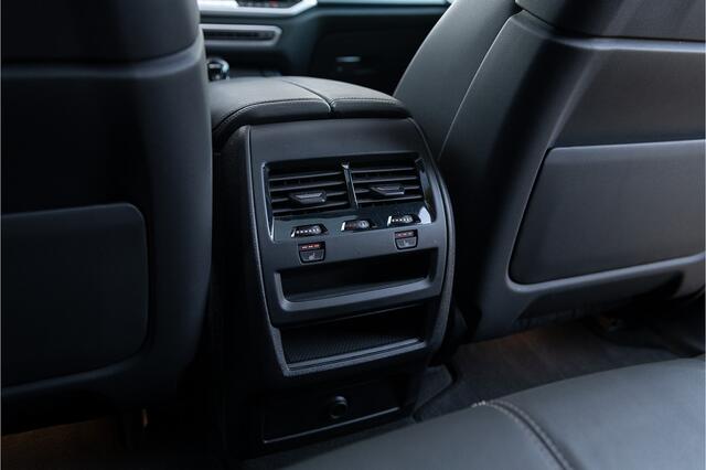 BMW X5 xDrive45e M-Sport ACC Pano Head Up MStoel Softcl. Keyless Laser Trekhaak