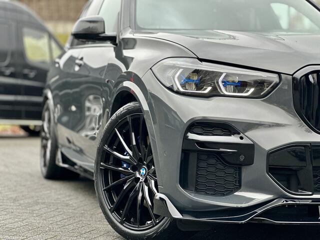 BMW X5 xDrive45e | M-Sport | Individual | Dravitgrau | Panodak | Beige Leer | Laser | Trekhaak | Head-Up | VOL | Incl btw