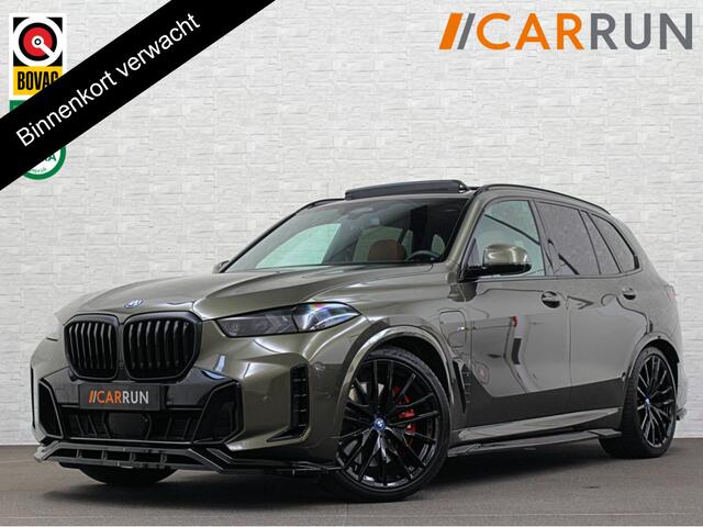 BMW X5 50e M-Pro Performance | M-Seats | M-Uitlaat | 360 Camera | ACC | Carbon | Indiv. Leder | Head-Up | Harman-Kardon | Keyless-Entry | 22'' | Trekhaak | Stoelventilatie | Iconic-Glow | M-Gordels | Zonwering | Stoelverwarming V+A | Rij-Assistent Pro | Memory 