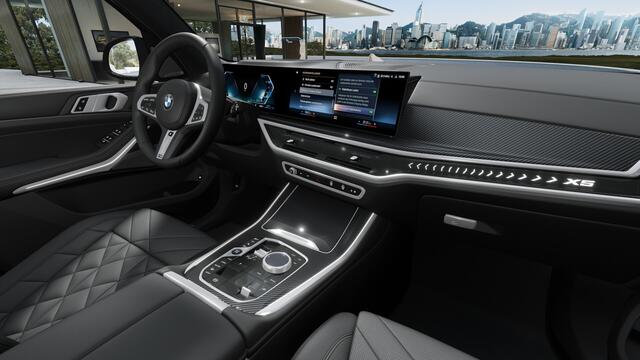 BMW X5 xDrive50e High Executive M Sport Automaat / Panoramadak / Trekhaak / Comfortstoelen / Parking Assistant Professional / Massagefunctie / Soft-Close / Active Steering