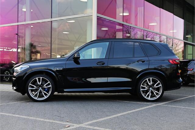 BMW X5 xDrive45e High Executive M Sport Automaat / Panoramadak Sky Lounge / Trekhaak / Laserlight / Head-Up / Parking Assistant Plus / Comfort Access