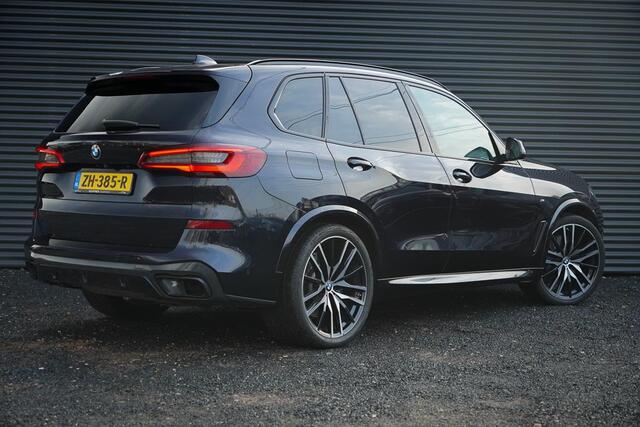 BMW X5 xDrive30d High Executive / Luchtvering / HUD / 22 '' / M-Sport / Skylounge / Adaptive
