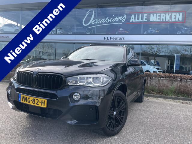 BMW X5 xDrive30d Achteruitrijcamera - navigatie - parkeersensoren voor en achter - schuif/kantel dak - Stoelverwarming - Trekhaak elektrisch uitklapbaar - Dak rails - Cruise control - Airco - Led verlichting Stuur multifunctioneel - Rijstrooksensor - Regensenso