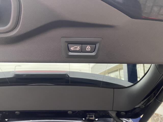 BMW X5 xDrive45e High Executive / Automaat / NL-Auto / 1e-Eigenaar / Dealer-Onderhouden / M-Pakket / Shadow-Line / Vol-Leder / Head-Up Display / Laser-LED lichten / Luchtvering / Open-Panodak / Adaptieve Cruise-Control met Stop&Go en Stuurhulp / Stuurverwarming