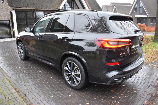 BMW X5 xDrive45e High Ex. M-PAKKET 395PK PANO, TREKH., ACC NIEUWSTAAT!