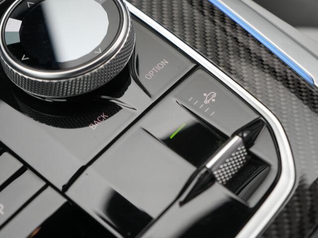 BMW X5 xDrive50e M Sport Plug In Hybride 490pk Dealer O.H. PHEV | Panodak | Luchtvering | Adaptive Cruise | Head Up | 360 Camera | Harman / Kardon | Lederen Sportstoelen Memory & Verwarmd | Sfeerverlichting | Apple Carplay | Keyless | Blis | 20"L.M |