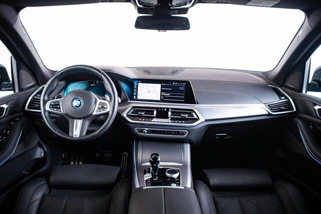 BMW X5 xDrive45e High Executive M Sport - Trekhaak - Elektrisch verwarmde voorstoelen - Getinte Ruiten - Driving Assistant Professional - Parking Assistant Plus - Harman Kardon - Dashboard met leder bekleed -