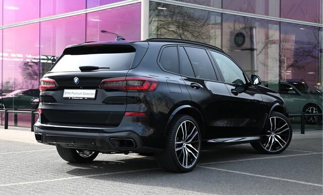 BMW X5 xDrive45e High Executive M-sport Automaat / Panorama-Glasdak Sky Lounge / Harman Kardon / Active Steering / Stoelventilatie /