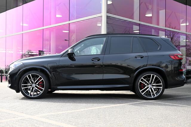 BMW X5 xDrive45e High Executive M-sport Automaat / Panorama-Glasdak Sky Lounge / Harman Kardon / Active Steering / Stoelventilatie /