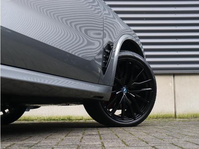 BMW X5 xDrive50e | High Executive | M Sportpakket Pro | Panodak Skylounge | Trekhaak | Driving Assistant Prof. | Head-Up | Bowers & Wilkins | Massage | Soft Close | 22'' LMV