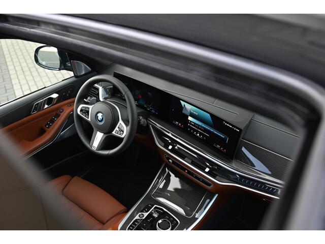 BMW X5 xDrive50e High Executive M Sport Automaat / Panoramadak Sky Lounge / Trekhaak / Comfortstoelen / Comfort Access / Soft-Close / Massagestoelen / Bowers & Wilkins