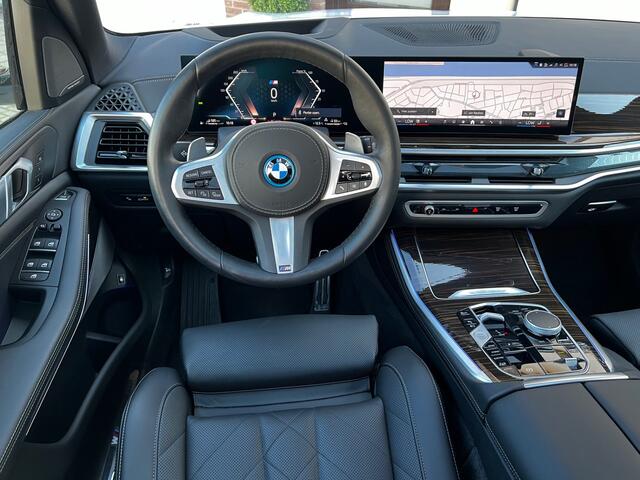 BMW X5 xDrive50e High Executive M Sport / BMW Nieren Iconic Glow / Head-UP / Panodak / Luchtvering / Soft Close / Harman-Kardon / 360 Camera / Trekhaak / Park Assist Prof / Individual Leder Merino / Zwarte Hemel / 1e Eigenaar!