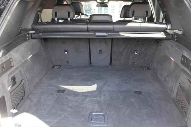 BMW X5 xDrive50e 490PK M-SPORT | PANORAMA SCHUIF/KANTEL DAK "SKY LOUNGE" | COMFORT STOELEN ELEKTRISCH VERSTELBAAR MET GEHEUGENFUNCTIE EN VERWARMBAAR VOOR EN ACHTER | LEDEREN BEKLEDING BMW INDIVIDUAL ZWART | EDELHOUT INTERIEURLIJSTEN | RIJASSISTENT-SYSTEEM DRIVIN