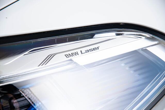 BMW X5 xDrive45e High Executive M Sport - Panoramadak - M Multifunctionele stoelen - Warmte Comfort Pack - Harman kardon - Head up - Driving Assistant Professional - BMW Laserlight - Comfort Access -