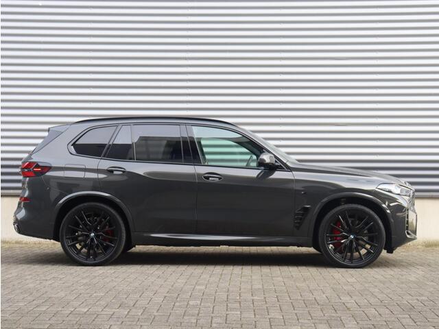 BMW X5 xDrive50e | M Sportpakket Pro | Panodak | Head-Up | Trekhaak | Massage | M Multifunctionele Stoelen | Driving Assistant Prof. | Harman Kardon | Stoelventilatie | Soft Close | Parking Assistant Prof. | Alcantara hemel | 22'' LMV