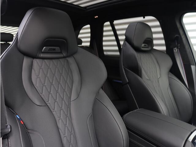 BMW X5 xDrive50e | M Sportpakket Pro | Panodak | Head-Up | Trekhaak | Massage | M Multifunctionele Stoelen | Driving Assistant Prof. | Harman Kardon | Stoelventilatie | Soft Close | Parking Assistant Prof. | Alcantara hemel | 22'' LMV