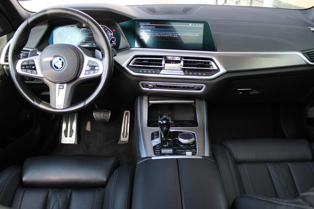 BMW X5 xDrive45e High Executive M Sport Automaat / Trekhaak / Panoramadak / Comfortstoelen / Comfort Access / Adaptieve LED / Parking Assistant Plus