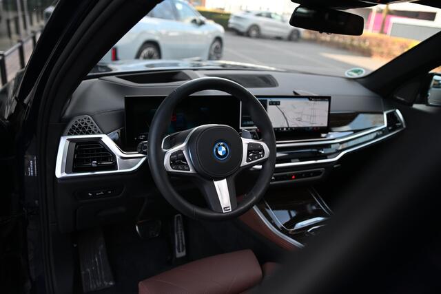 BMW X5 xDrive50e High Executive M Sport Automaat / Trekhaak / Panoramadak / Comfortstoelen / Comfort Access / Harman Kardon / Parking Assistant Professional