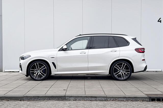 BMW X5 xDrive45e High Executive M-Sport 22 Inch / Glazen Schuifdak / Bowers & Wilkins / Comfort Acces / Shadow Line koplampen / Getinte ramen Achter / Stoelventilatie / Stoel verwarming Voor + Achter / Driving Prof / Parking Prof / Head Up Display