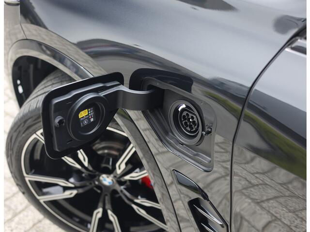 BMW X5 50e xDrive | Skylounge - Trekhaak - Bowers&Wilkins