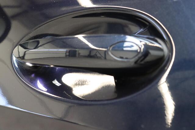 BMW X5 xDrive45e High Executive M Sport Pakket Automaat / Live Cockpit Professional / Head-Up Display / Driving Assistant Professional / Warmtecomfortpakket / Stoelventilatie / Luchtvering / 22 Inch / Panoramadak / M Sportremsysteem / Adaptieve LED-koplamp / Com