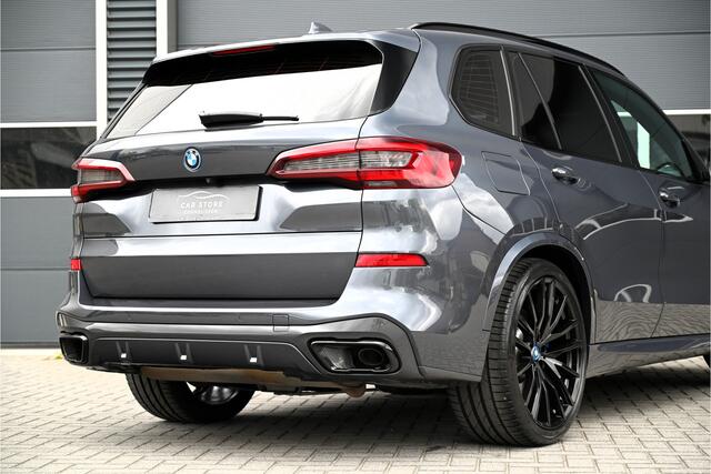 BMW X5 xDrive45e M-SPORT / PANO / TREKHAAK / MEMORY / 22" / DEALERONDERHOUDEN / ARCTIC GREY / TOPSTAAT