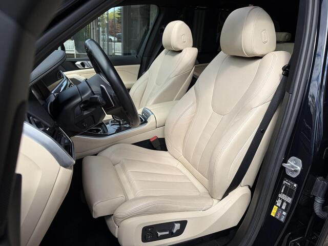 BMW X5 xDrive45e M SPORT | 22 INCH | TREKHAAK | CAMERA | HEAD UP | SOFT CLOSE | APPLE CARPLAY |