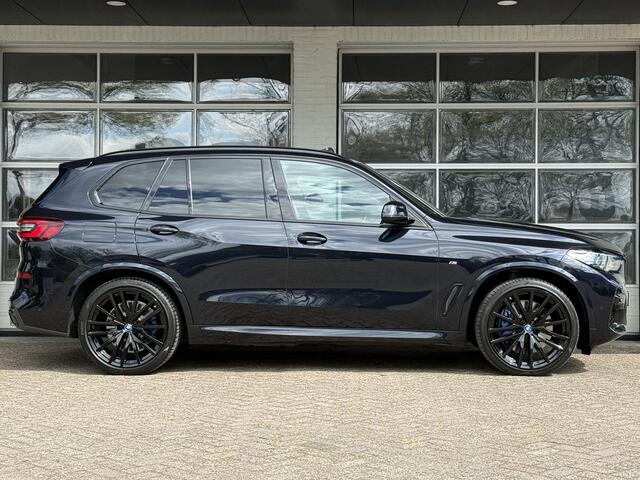 BMW X5 xDrive45e M SPORT | 22 INCH | TREKHAAK | CAMERA | HEAD UP | SOFT CLOSE | APPLE CARPLAY |