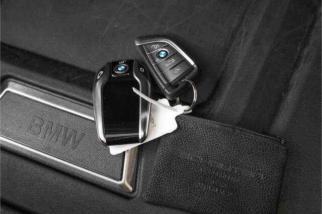 BMW X5 xDrive45e M-Sport Pano HUD Driving Ass Pro Laser Carbon H&K M-Stoel Elek Trekhaak