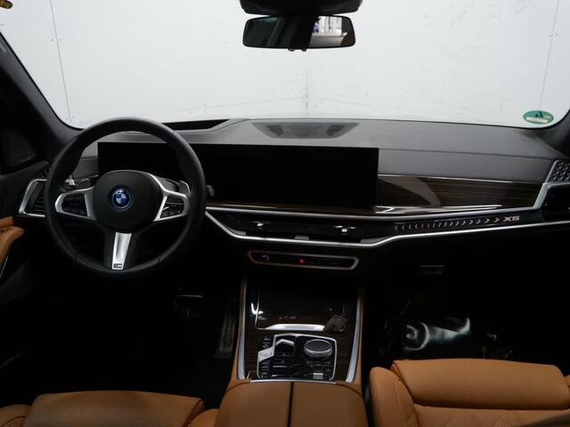 BMW X5 xDrive50e M-Sport 489 PK ACC Head-Up Panoramadak Trekhaak 360 Camera Soft Close Harman Kardon