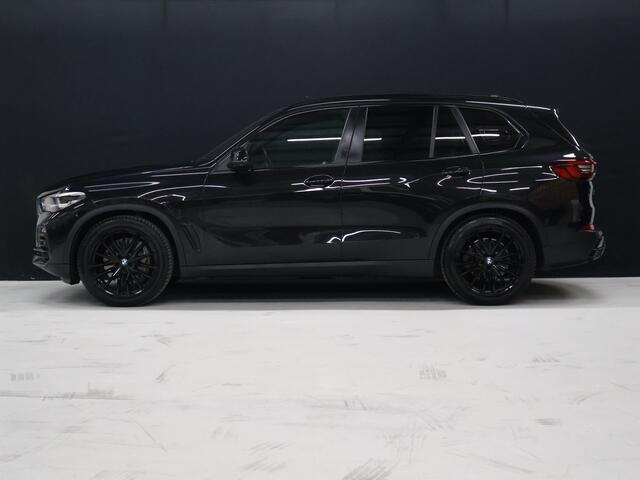 BMW X5 xDrive45e High Executive [SCHUIFDAK, HARMAN KARDON, 360° CAMERA, APPLE CARPLAY, TREKHAAK, LUCHTVERING, ANDROID AUTO, MEMORY SEATS, SFEERVERLICHTING, NIEUWSTAAT]