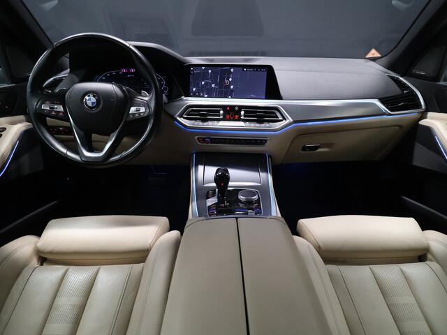 BMW X5 xDrive45e High Executive [SCHUIFDAK, HARMAN KARDON, 360° CAMERA, APPLE CARPLAY, TREKHAAK, LUCHTVERING, ANDROID AUTO, MEMORY SEATS, SFEERVERLICHTING, NIEUWSTAAT]
