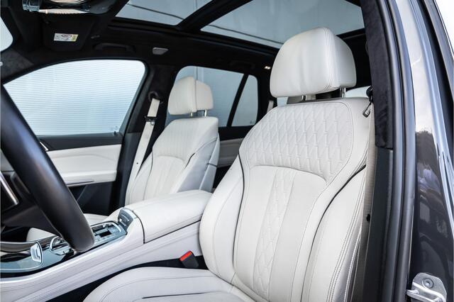 BMW X5 xDrive45e M-Sport Dravid Grau Skylounge / Bowers & Wilkins / Achteras sturing / Individual / Alcantara Hemel /