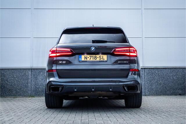 BMW X5 xDrive45e M-Sport Dravid Grau Skylounge / Bowers & Wilkins / Achteras sturing / Individual / Alcantara Hemel /