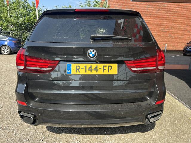 BMW X5 xDrive40e iPerformance M Sport Shadow SOH 84% // PANO/SCHUIFKANTELDAK // MEMORYSEAT // ADAPTICE CRUISE // NAVI + CARPLAY // HARMAN/KARDON AUDIO // SFEERVERLICHTING // FULL LED