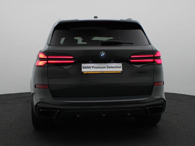 BMW X5 xDrive50e Launch Edition | M Sportpakket Pro | Travel Pack | Innovation Pack | Comfort Plus Pack | Exclusive Pack | Trekhaak | Panoramadak | M Multifunctionele voorstoelen | Driving Assistant Professional | Harman Kardon | 22''