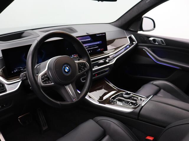 BMW X5 xDrive50e Launch Edition | M Sportpakket Pro | Travel Pack | Innovation Pack | Comfort Plus Pack | Exclusive Pack | Trekhaak | Panoramadak | M Multifunctionele voorstoelen | Driving Assistant Professional | Harman Kardon | 22''