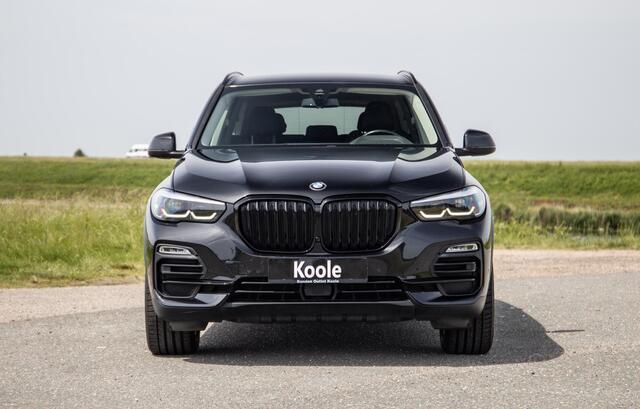 BMW X5 xDrive45e Executive CARPLAY / CAMERA / DEALER ONDERHOUDEN / LEER / STOELVERWARMING / BLACK ON BLACK