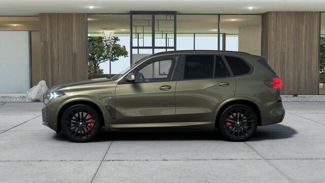 BMW X5 xDrive50e M Sport Automaat / Panoramadak Sky Lounge / Trekhaak / Parking Assistant Professional / Bowers & Wilkins / Adaptieve LED / Soft-Close