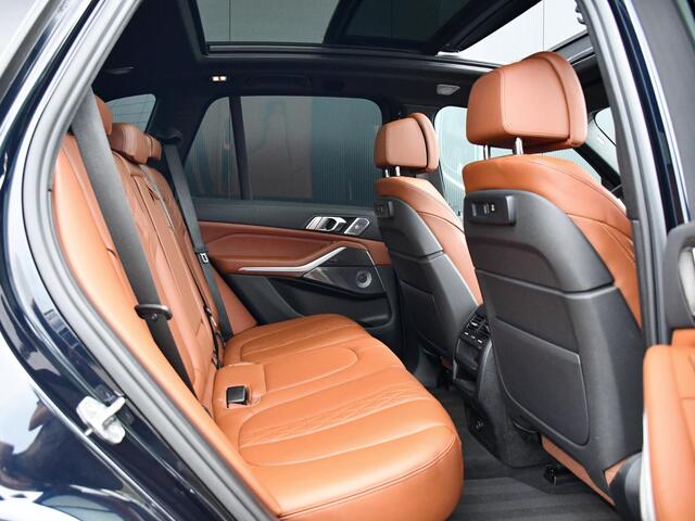 BMW X5 xDrive45e High Executive | M-Sport | Bowers & Wilkins | Achterasbesturing | Trekhaak | Softclose | Adaptive cc | Panoramadak | Comfort seats |