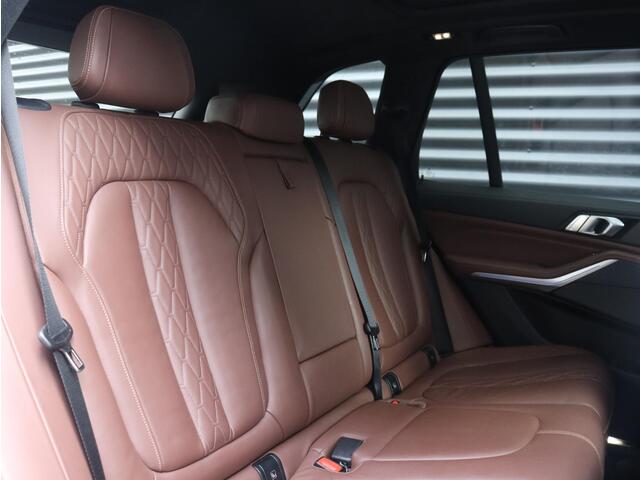 BMW X5 xDrive45e | High Executive | M Sportpakket | Panodak | Head-Up | Driving Assistant Prof. | Harman Kardon | Stoelventilatie | Parking Assistant Plus | 22'' LMV