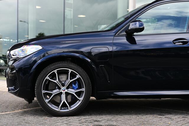 BMW X5 xDrive45e M Sport Automaat / Panoramadak / Comfortstoelen / Comfort Access / Head-Up / Harman Kardon / Laserlight / Parking Assistant Plus / Trekhaak afneembaar